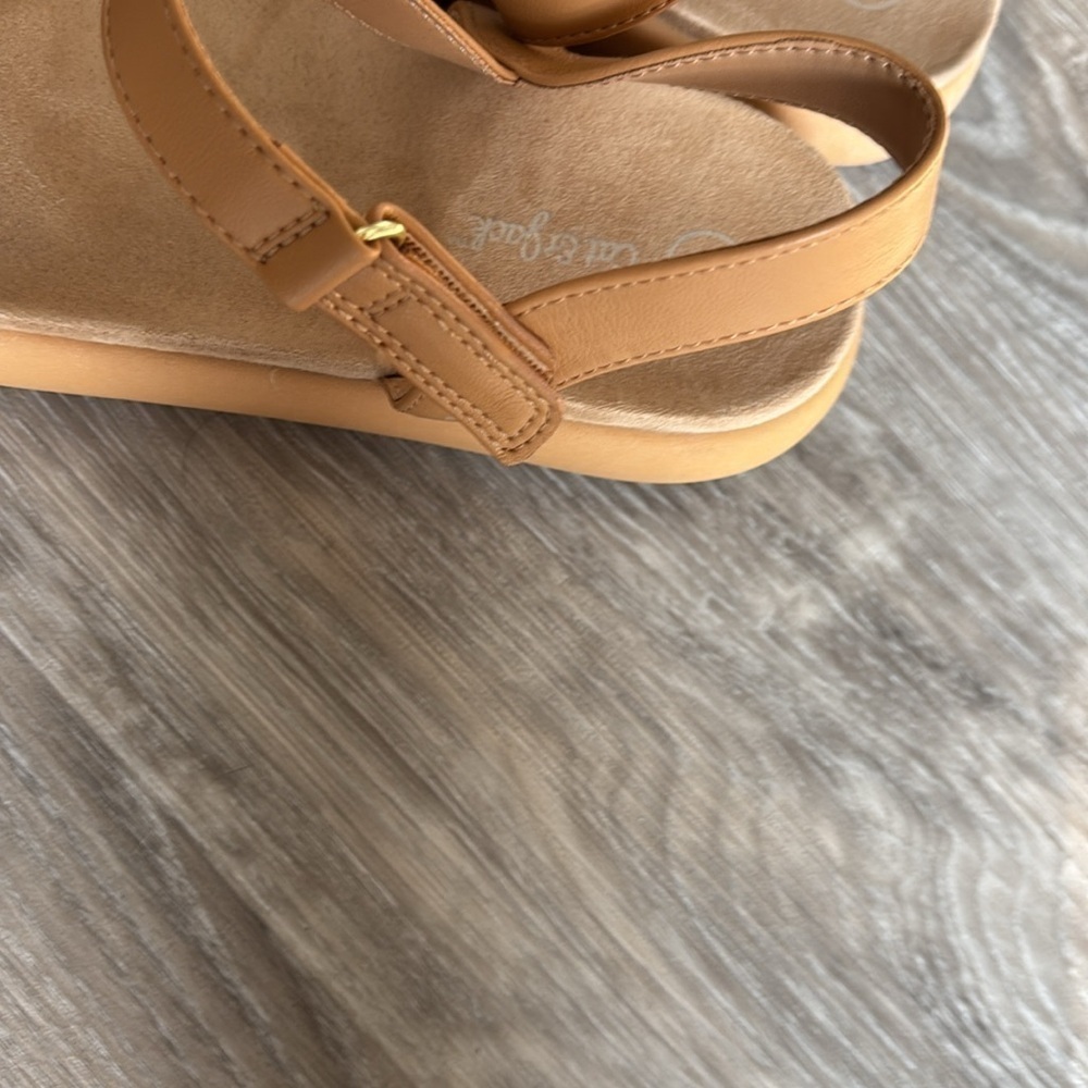 Girls light Brown sandals Sz 5 - Picture 3 of 4